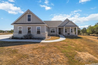 342 Wood View Cir, Bandera, TX 78003