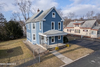 18 Brown St, Schenectady, NY 12304