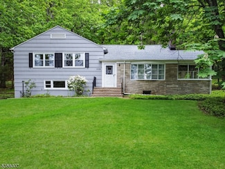 1139 Summit Ln, Mountainside, NJ 07092