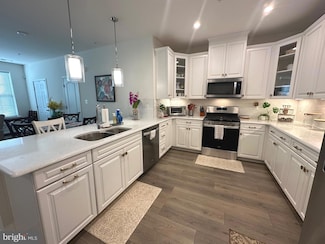 9402 James MacGowan Ln Unit 611, Owings Mills, MD 21117