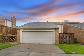 2222 Salem Dr, Carrollton, TX 75006