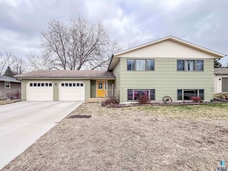120 S Yellowstone Dr, Brandon, SD 57005
