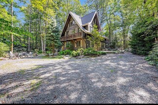 108 Tanglewood Dr, Pocono Pines, PA 18350