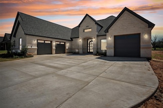 2409 Candlestick Dr, Granbury, TX 76049