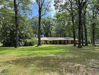 2237 Carol St, Greenville, MS 38703