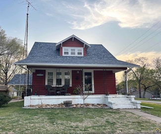601 S 3rd St, Madison, KS 66860