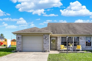 2090 Pelican Dr, Franklin, IN 46131