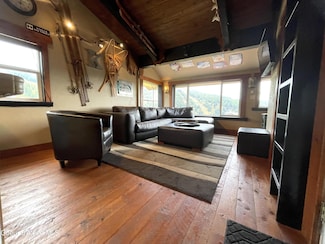216 Mogul Hill Rd Unit 1, Sandpoint, ID 83864
