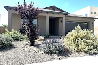 69 Confianza St, White Rock, NM 87547