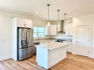 273 Na Mahoe St Unit 15, Makawao, HI 96768