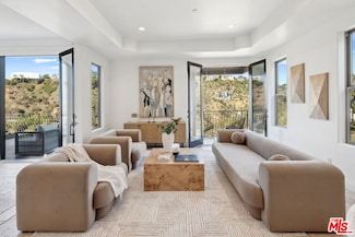 8031 Floral Ave, Los Angeles, CA 90046