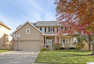 6221 N 151st St, Omaha, NE 68116
