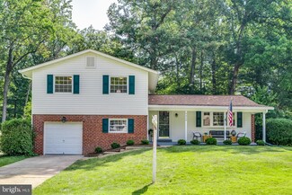5424 Gainsborough Dr, Fairfax, VA 22032
