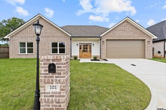101 Champions Dr, Hallsville, TX 75650