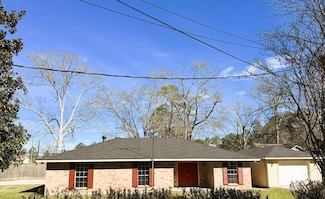 1003 E Sycamore Rd, Picayune, MS 39466