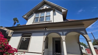 975 N Park Cir Unit B, Long Beach, CA 90813