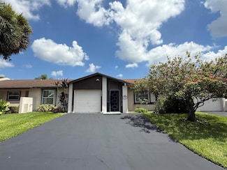 15729 Bottlebrush Cir, Delray Beach, FL 33484