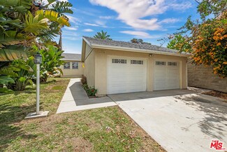 11720 S Wilton Place, Los Angeles, CA 90047
