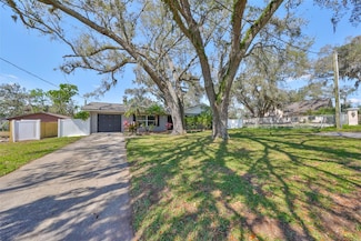 124 Goins Dr, Seffner, FL 33584