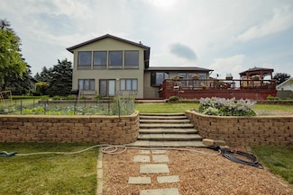 N6750 Hilltop Dr, Fond Du Lac, WI 54937