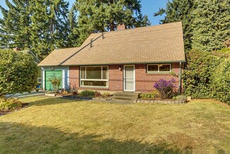 1320 N 165th St, Shoreline, WA 98133