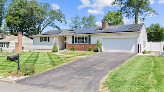 24 Pine Tree Ridge, Meriden, CT 06450