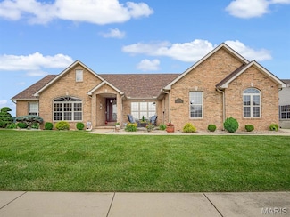 4184 Red Field Dr, Swansea, IL 62226