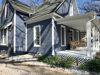 758 S Locust St, Ottawa, KS 66067