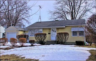 166 S Westlawn Ave, Aurora, IL 60506