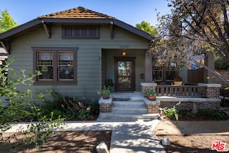 22030 Celes St, Woodland Hills, CA 91364