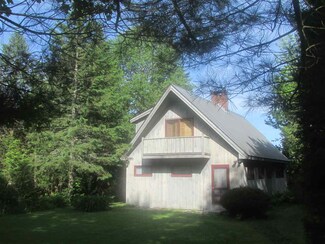 127 Hussey Ln, Greensboro, VT 05841