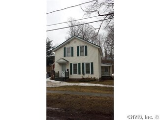 17 Prospect St, Adams, NY 13605