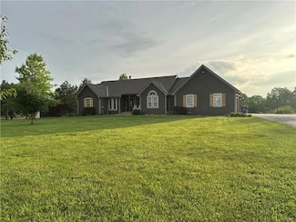 23800 S Lucille Ln, Peculiar, MO 64078