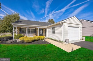 2 New Castle Dr, Southampton, NJ 08088