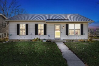 4401 Lantern Ct, Marion, IA 52302