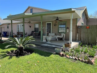 2119 6th Ave N, Texas City, TX 77590