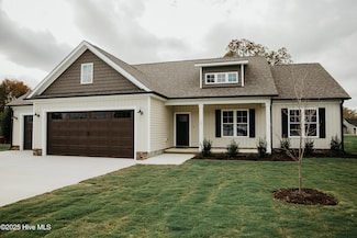 101 Lucky Ln, Pikeville, NC 27863