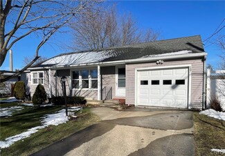 17 Gregory St, Oswego, NY 13126