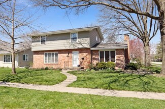 3801 Bel Aire Rd, Des Moines, IA 50310