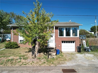 126 Chestnut St, Aliquippa, PA 15001