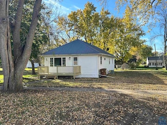 110 S Harrison St, Newell, IA 50568