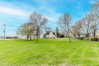 410 S Market St, Lake Park, IA 51347