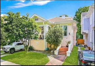 7927 Oak St, New Orleans, LA 70118