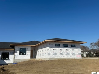 2305 S 90th Cir, Lincoln, NE 68520