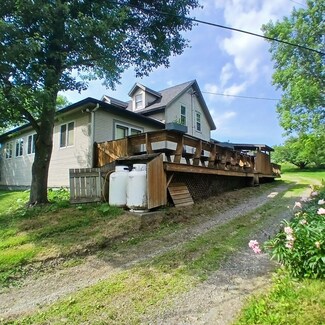 852 Pollander Rd, Jeffersonville, VT 05464