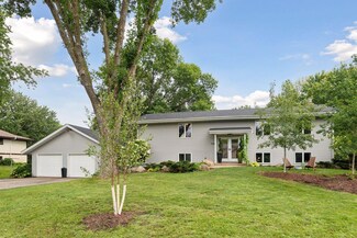 5865 Strawberry Ln, Excelsior, MN 55331