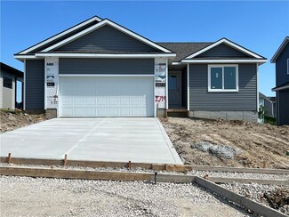2719 22nd St SW, Altoona, IA 50009