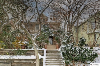 1330 S 31st St, Omaha, NE 68105