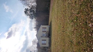 8174 Birdsnest Dr, Birdsnest, VA 23307