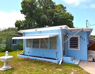711 Cedar Place, Fort Pierce, FL 34950